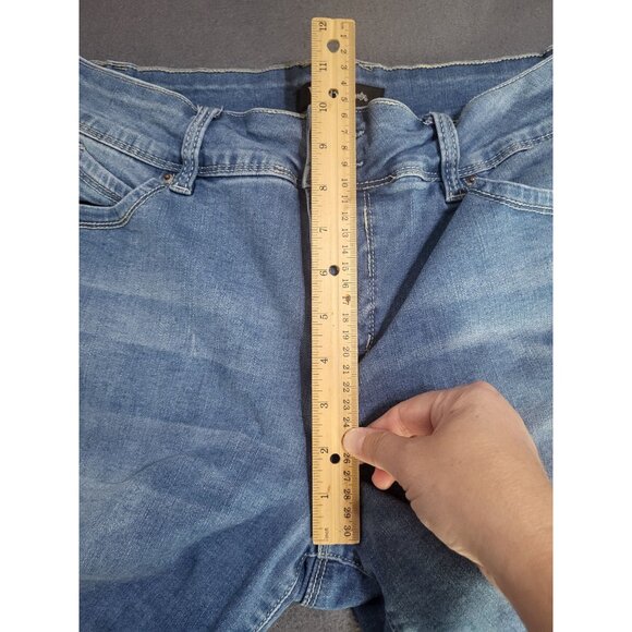 Royalty For Me WannaBettaButt Two Button Bermuda Shorts Women's 14 - Picture 5 of 7